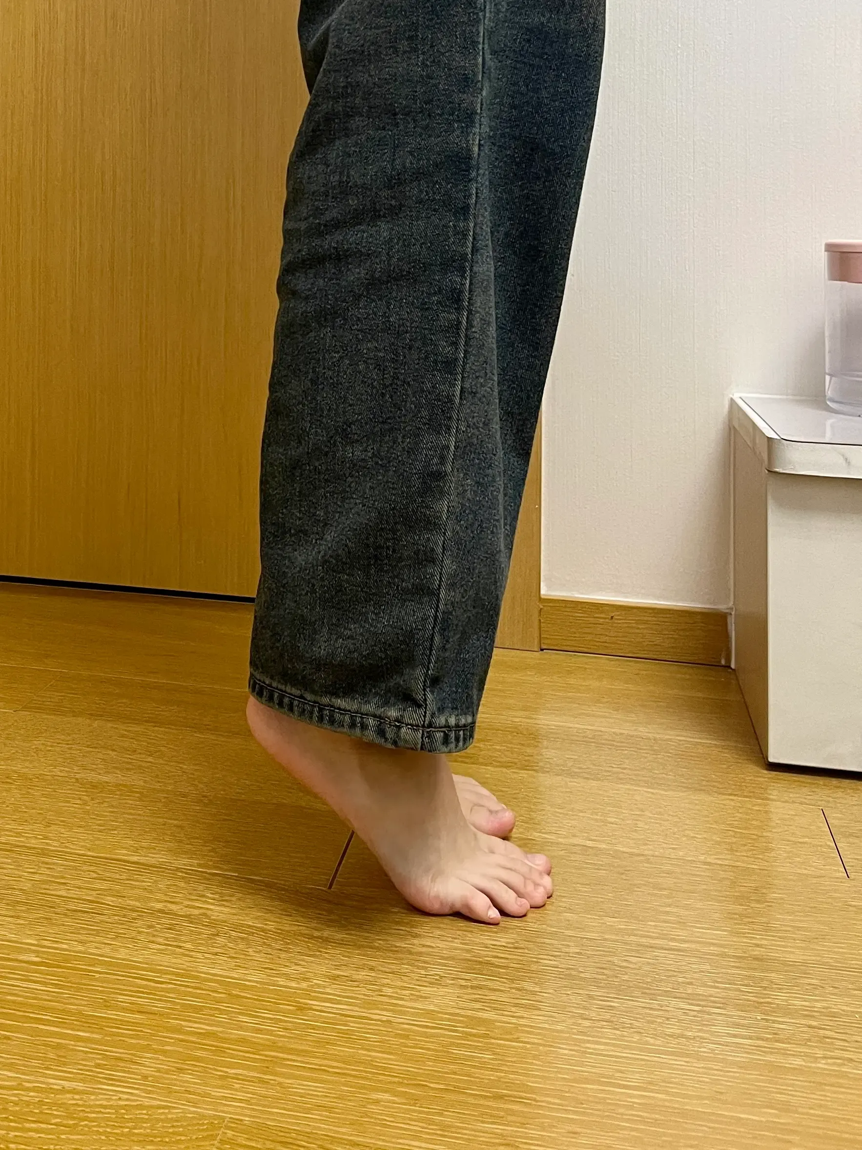 大二学妹脚脸同框 大二学妹脚脸同框