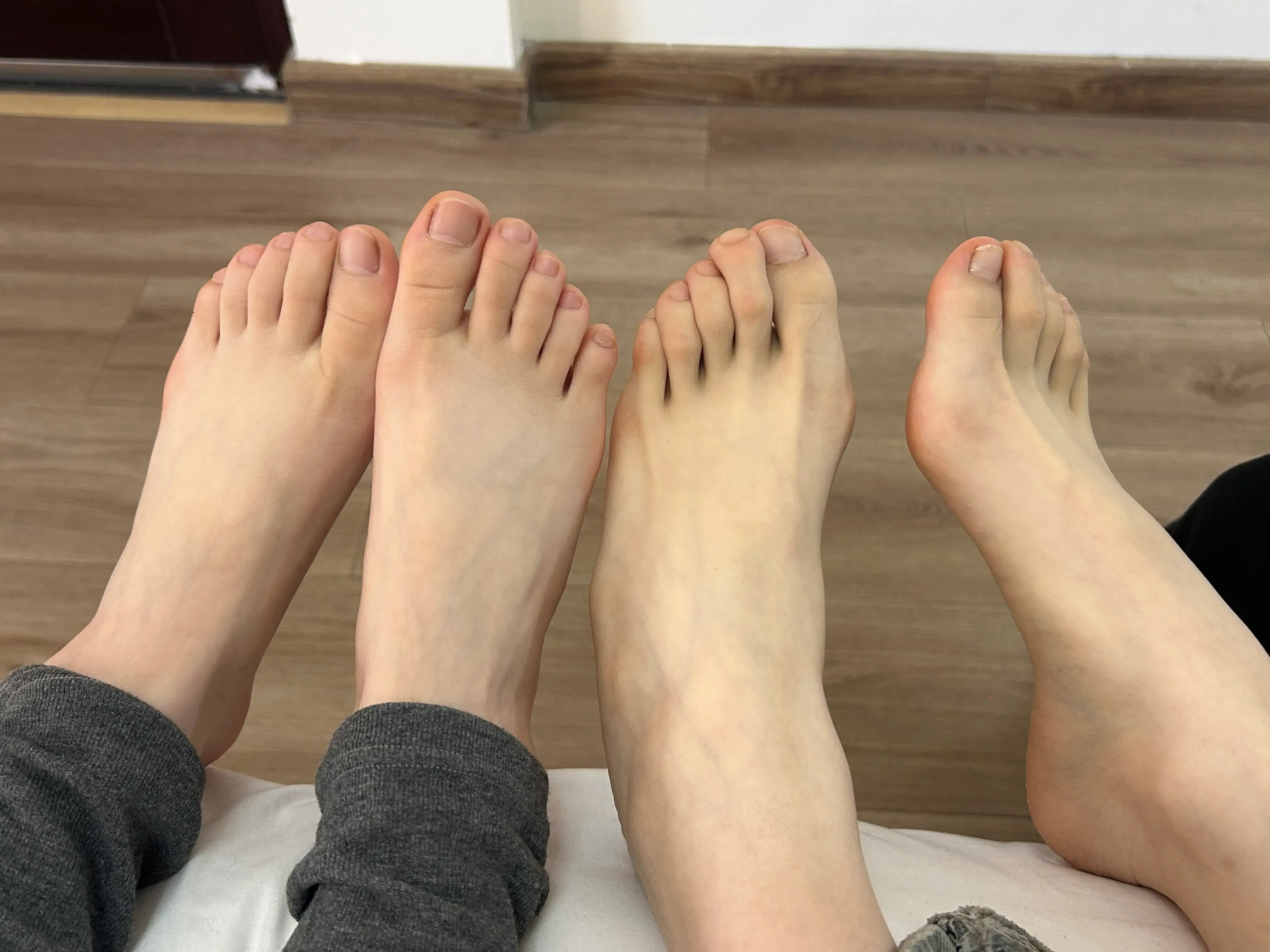 两个害羞的学生妹足拍 两个害羞的学生妹足拍