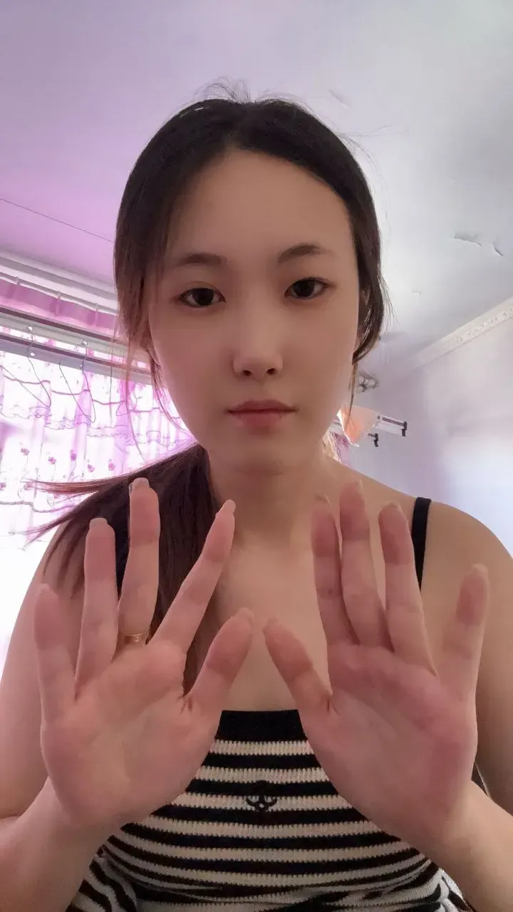 跆拳道小妹的臭脚展示 跆拳道小妹的臭脚展示