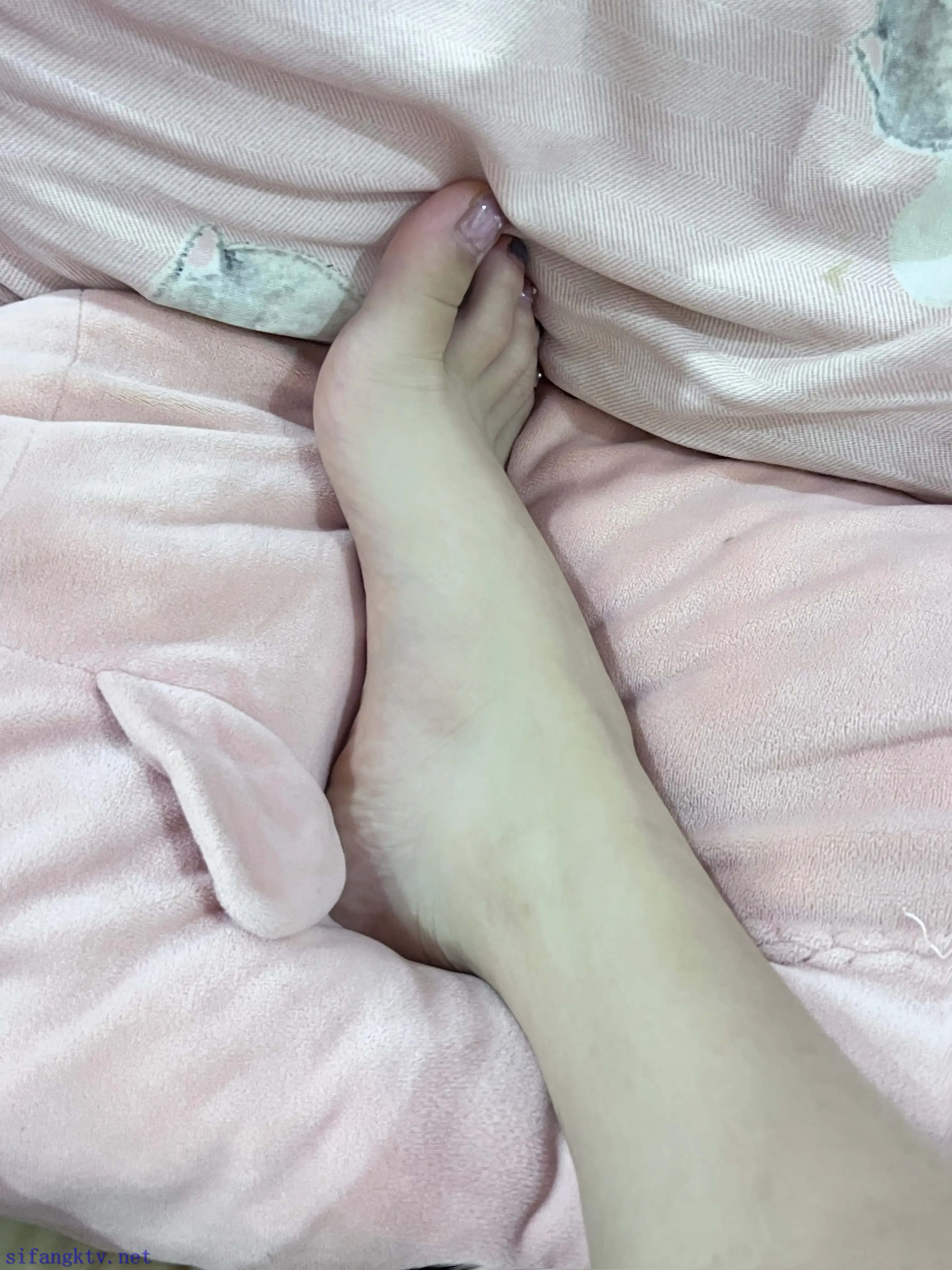 职高太妹的红润肉脚 职高太妹的红润肉脚