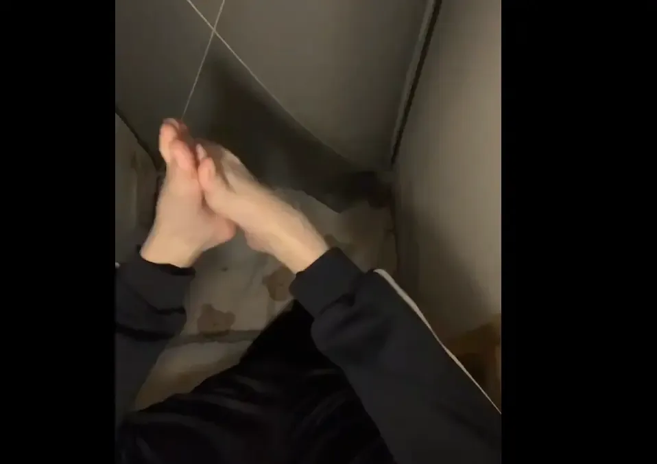 职高太妹的红润肉脚 职高太妹的红润肉脚