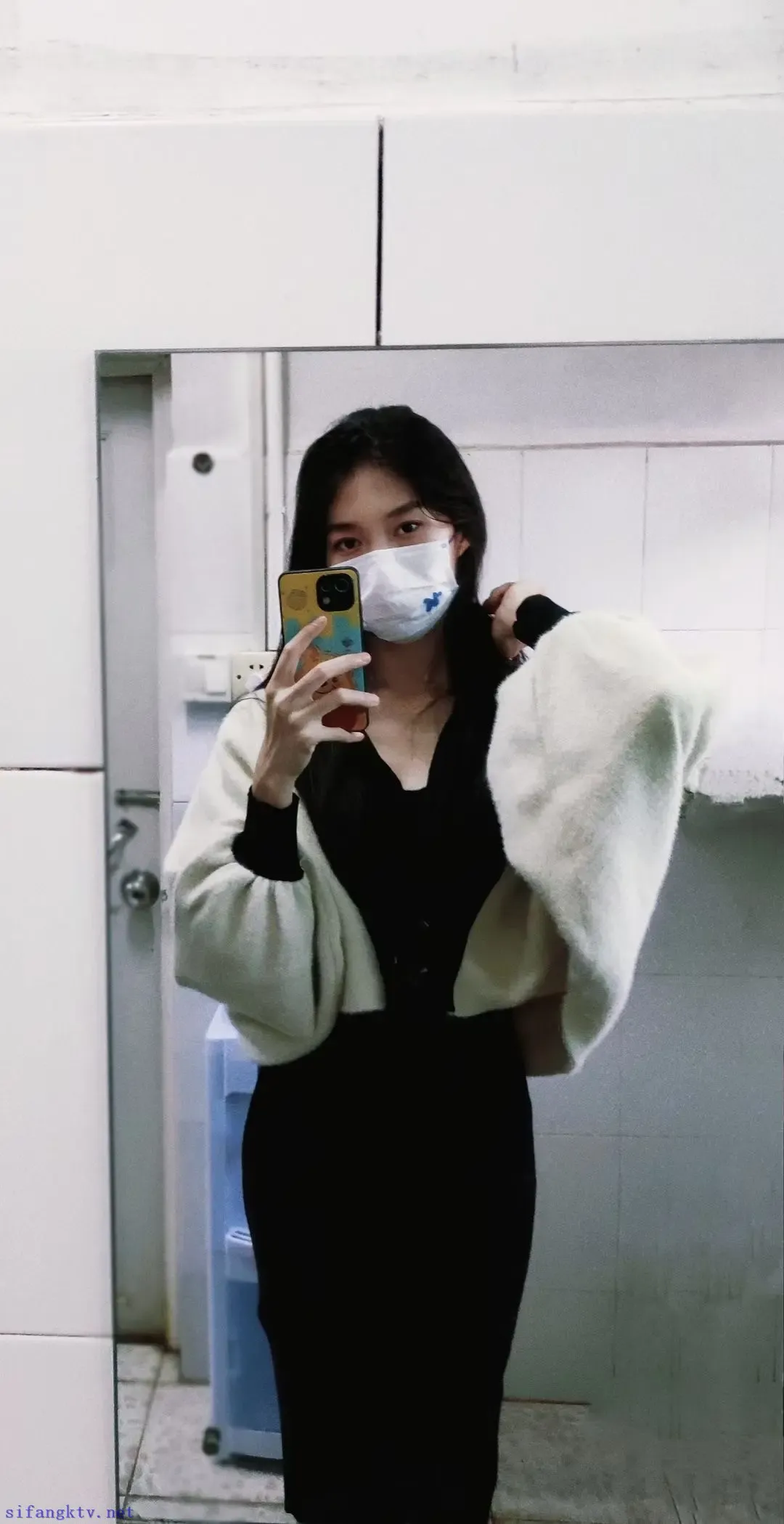 御姐风大学生美女的大脚 御姐风大学生美女的大脚