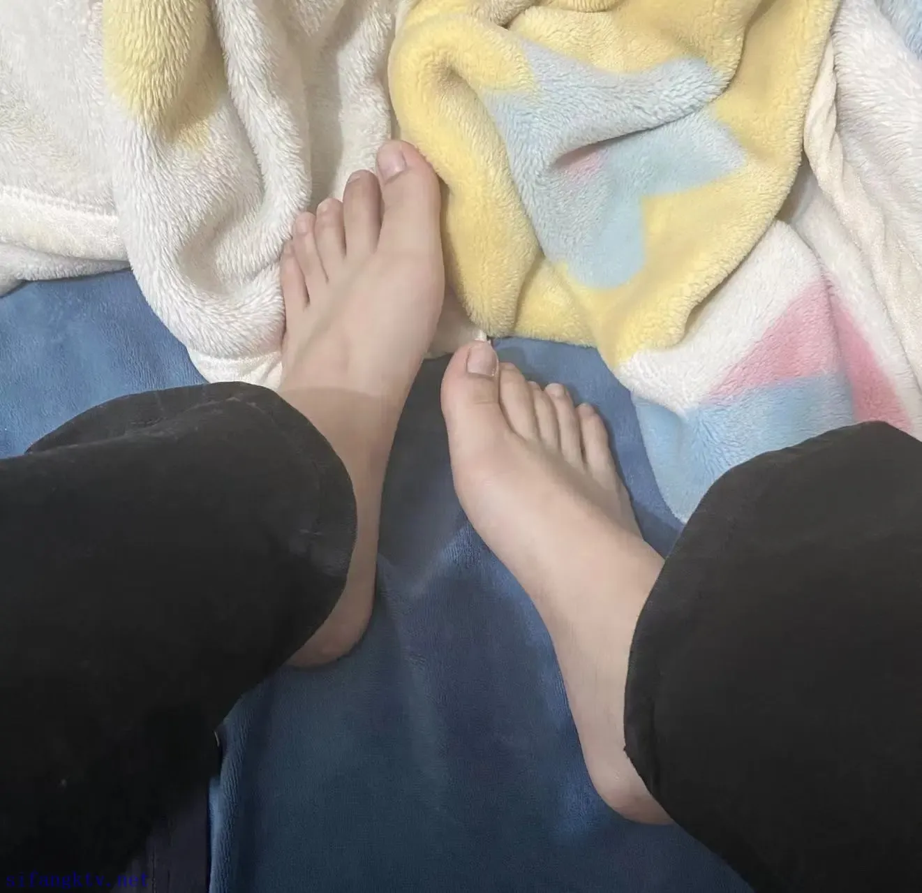 可爱萝莉的小脚丫 可爱萝莉的小脚丫