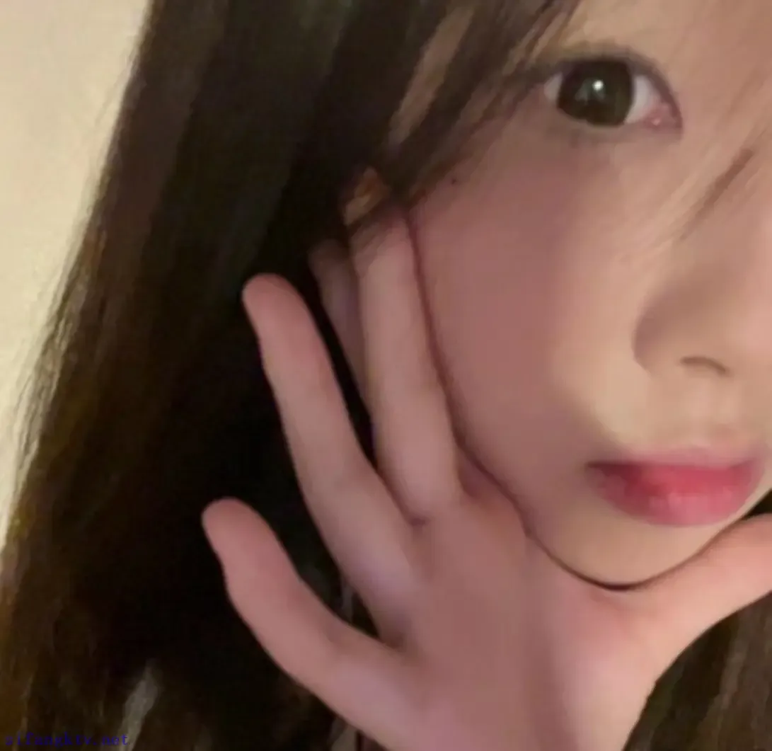 女高中生的嫩脚 女高中生的嫩脚