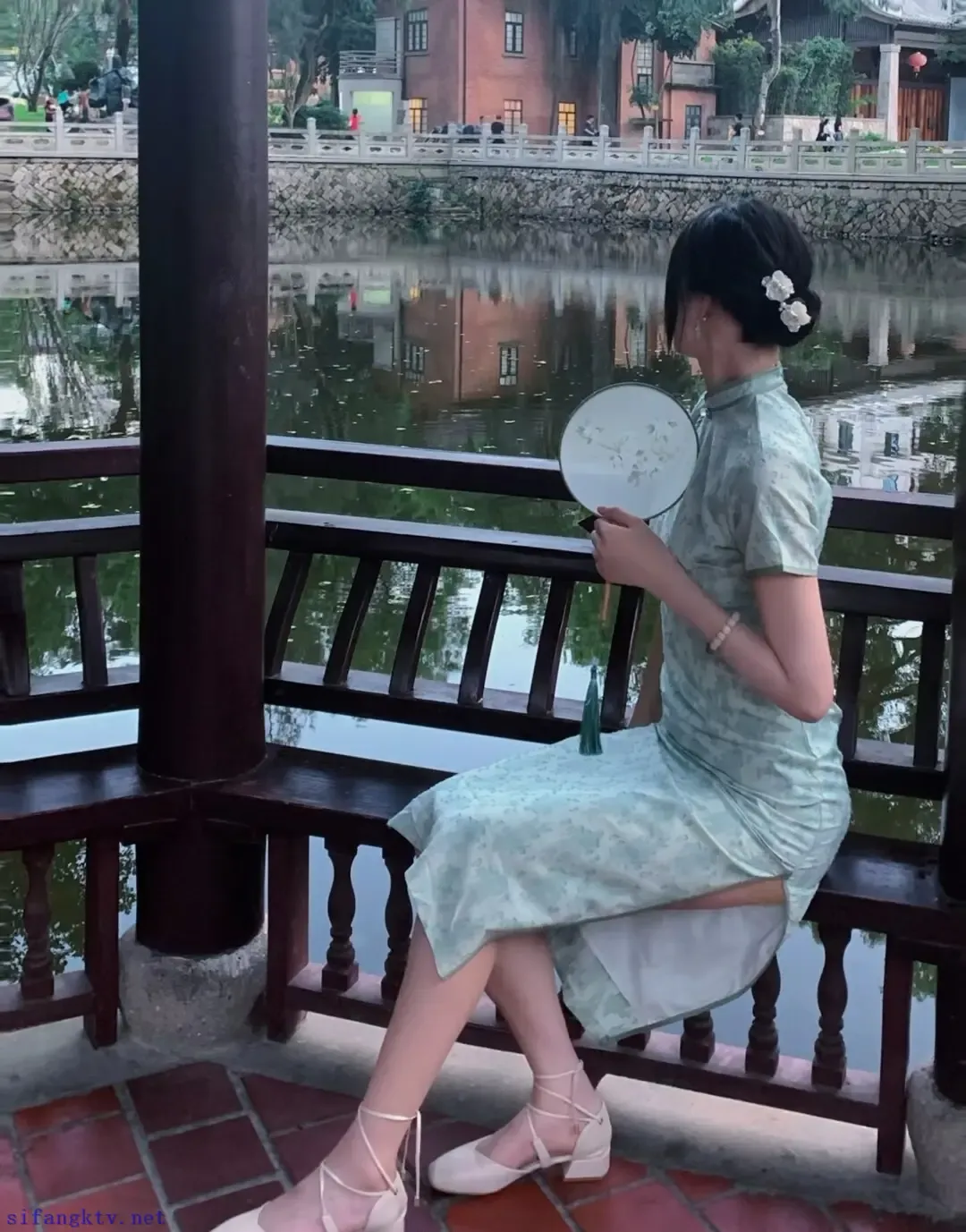 180高个女高中生的41码大脚 180高个女高中生的41码大脚