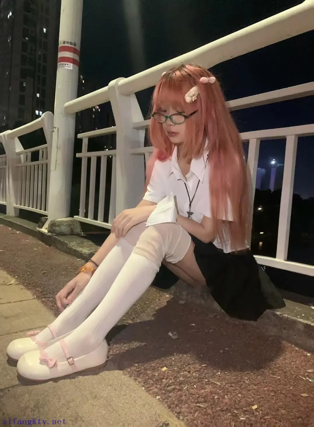 身材修长的萝莉 身材修长的萝莉