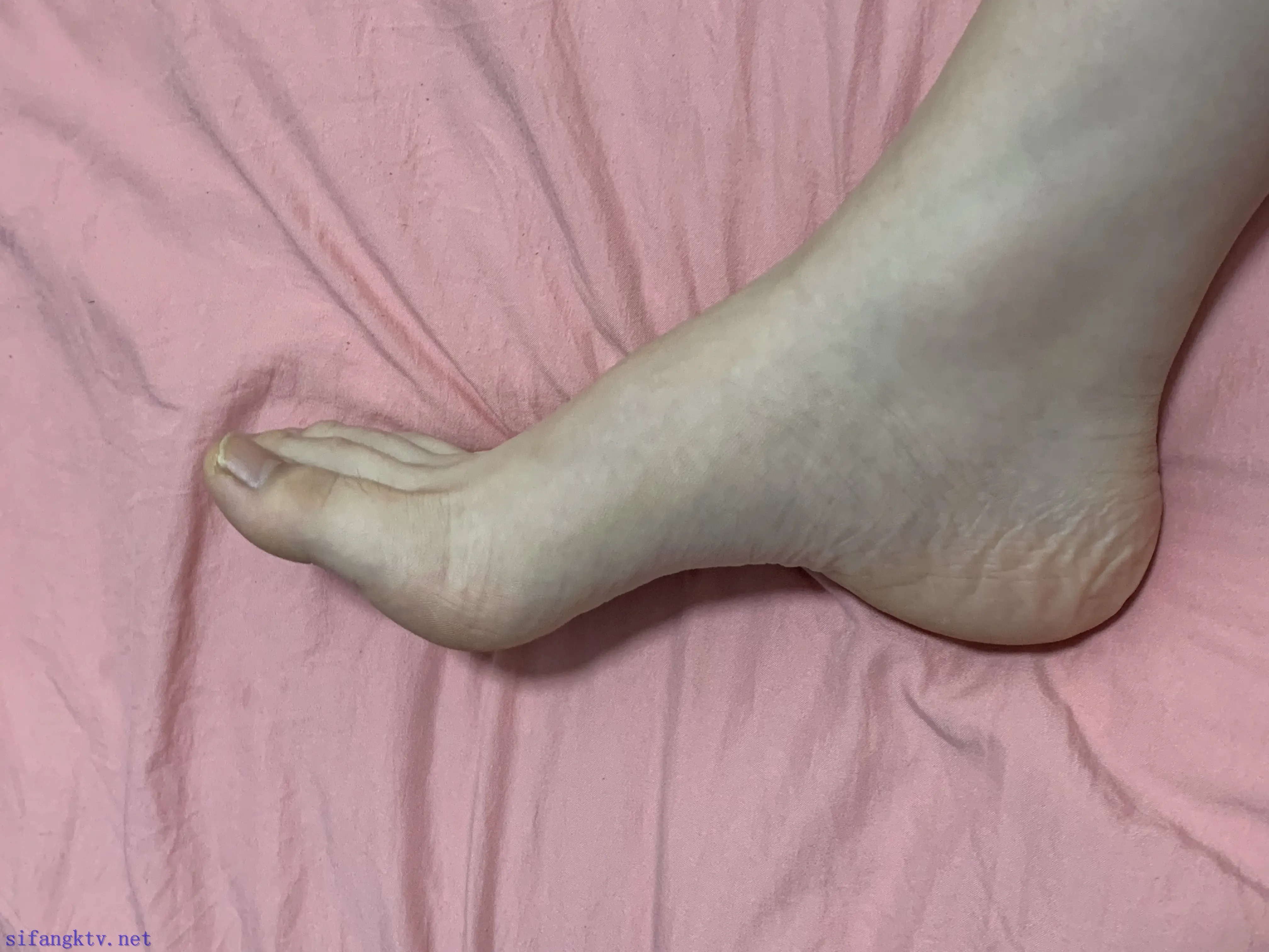 180高个女高中生的41码大脚 180高个女高中生的41码大脚