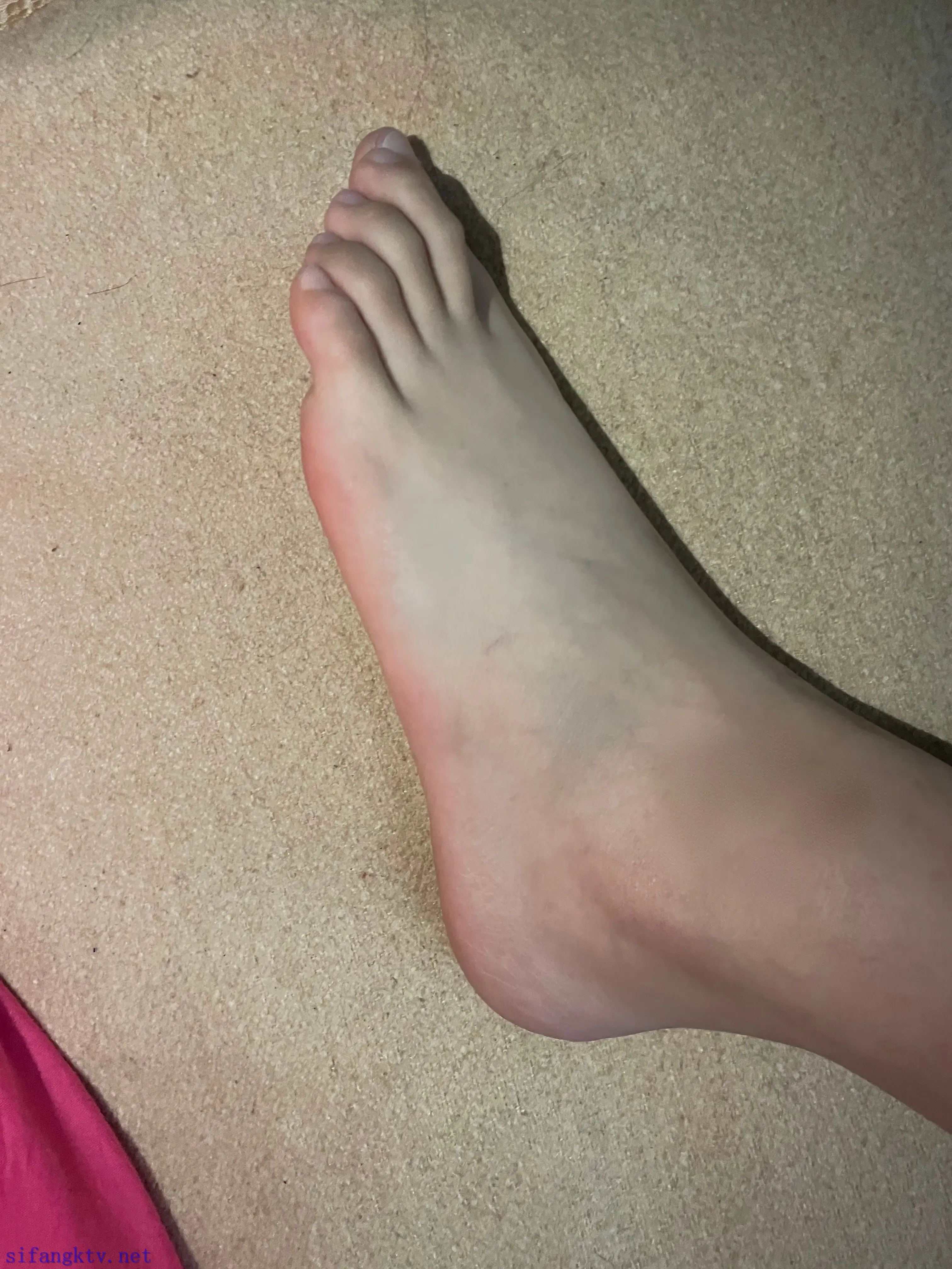 御姐风大学生美女的大脚 御姐风大学生美女的大脚