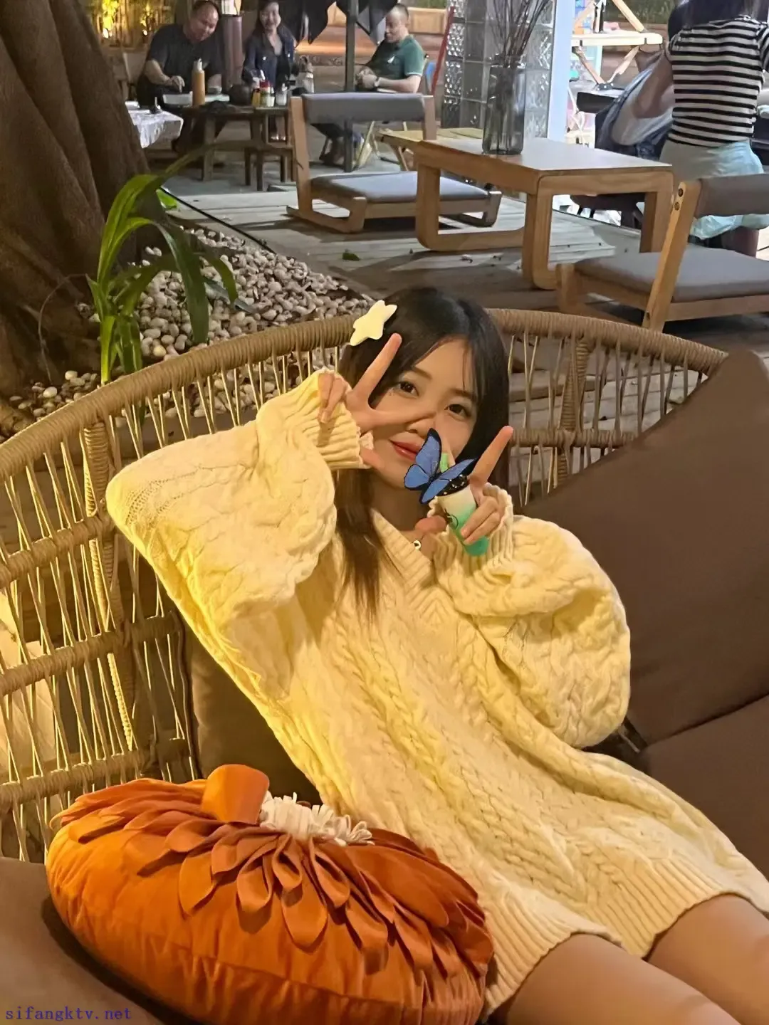 小太妹的白袜大脚 小太妹的白袜大脚