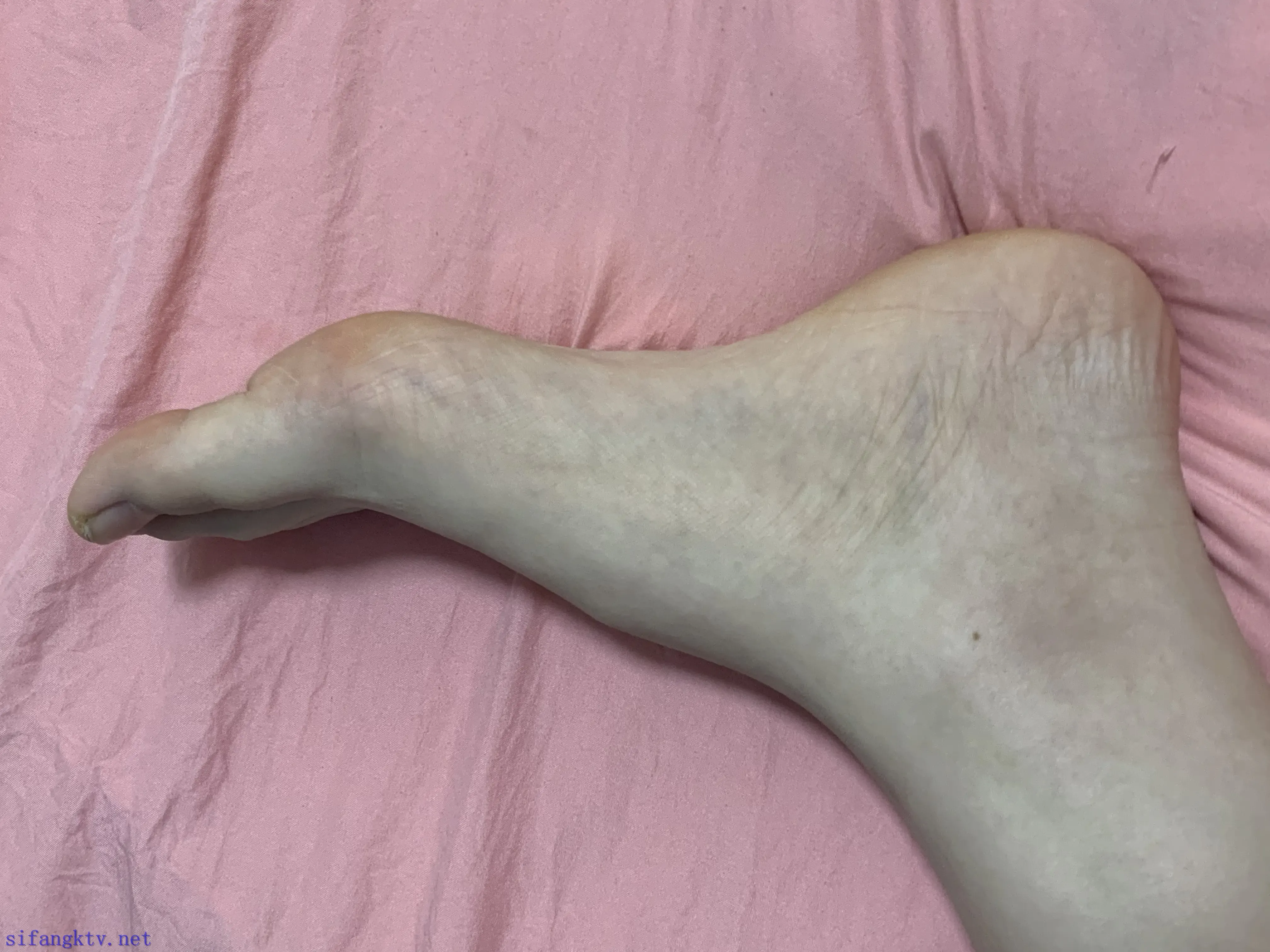 180高个女高中生的41码大脚 180高个女高中生的41码大脚