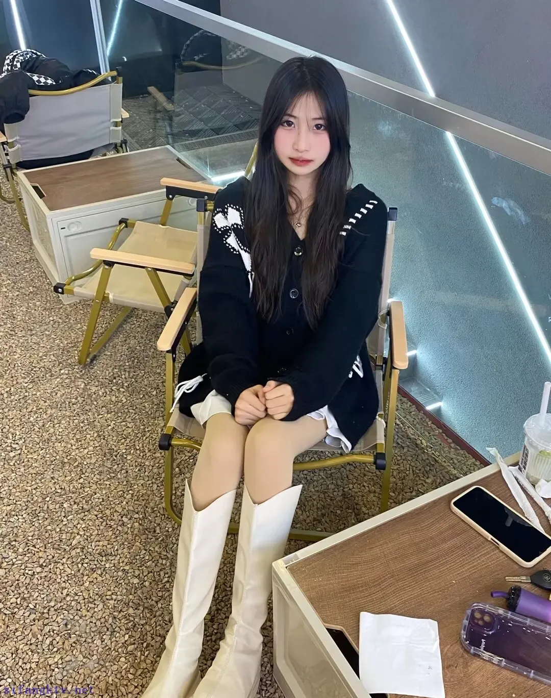 女高中生的红润脚底 女高中生的红润脚底
