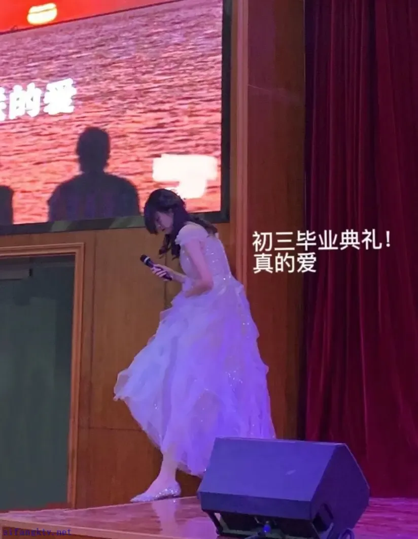 180高个女高中生的41码大脚 180高个女高中生的41码大脚
