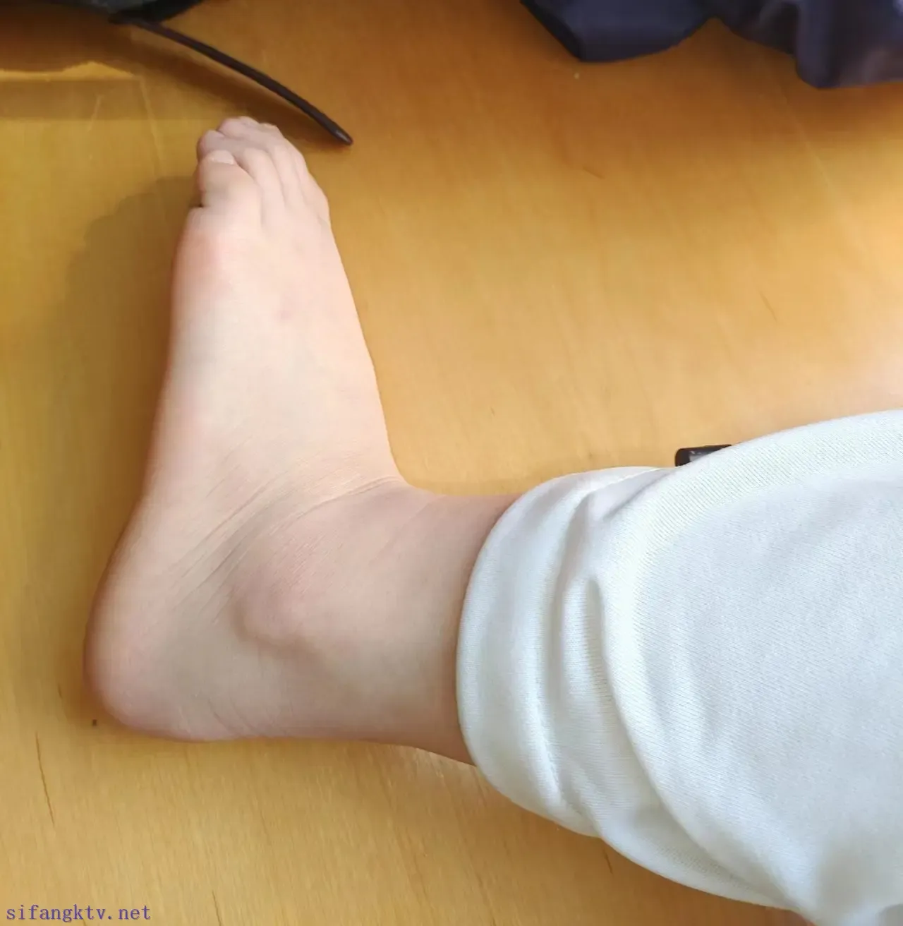 娇小可爱的妹妹的小肉脚 娇小可爱的妹妹的小肉脚