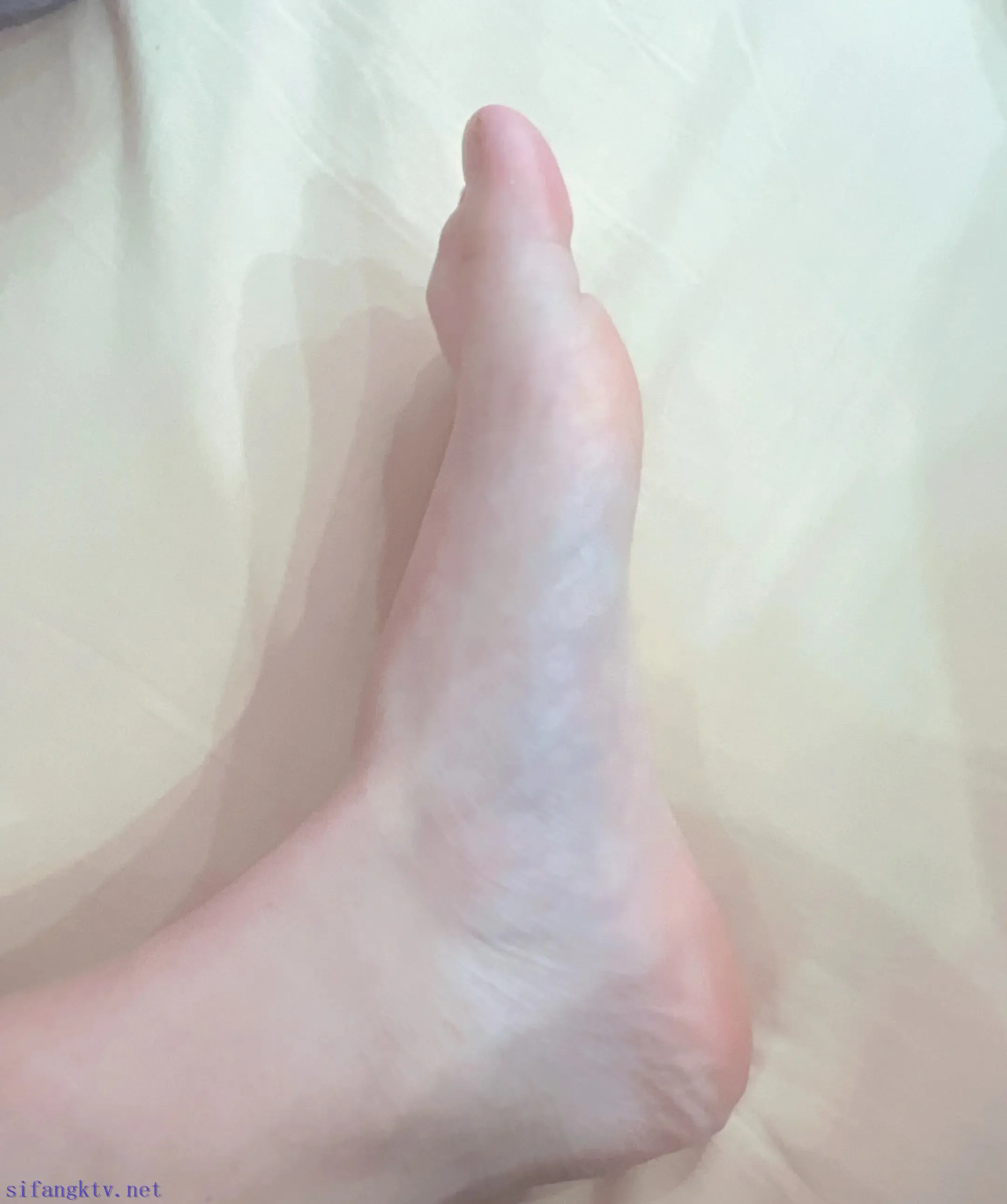 职高太妹的红润肉脚 职高太妹的红润肉脚