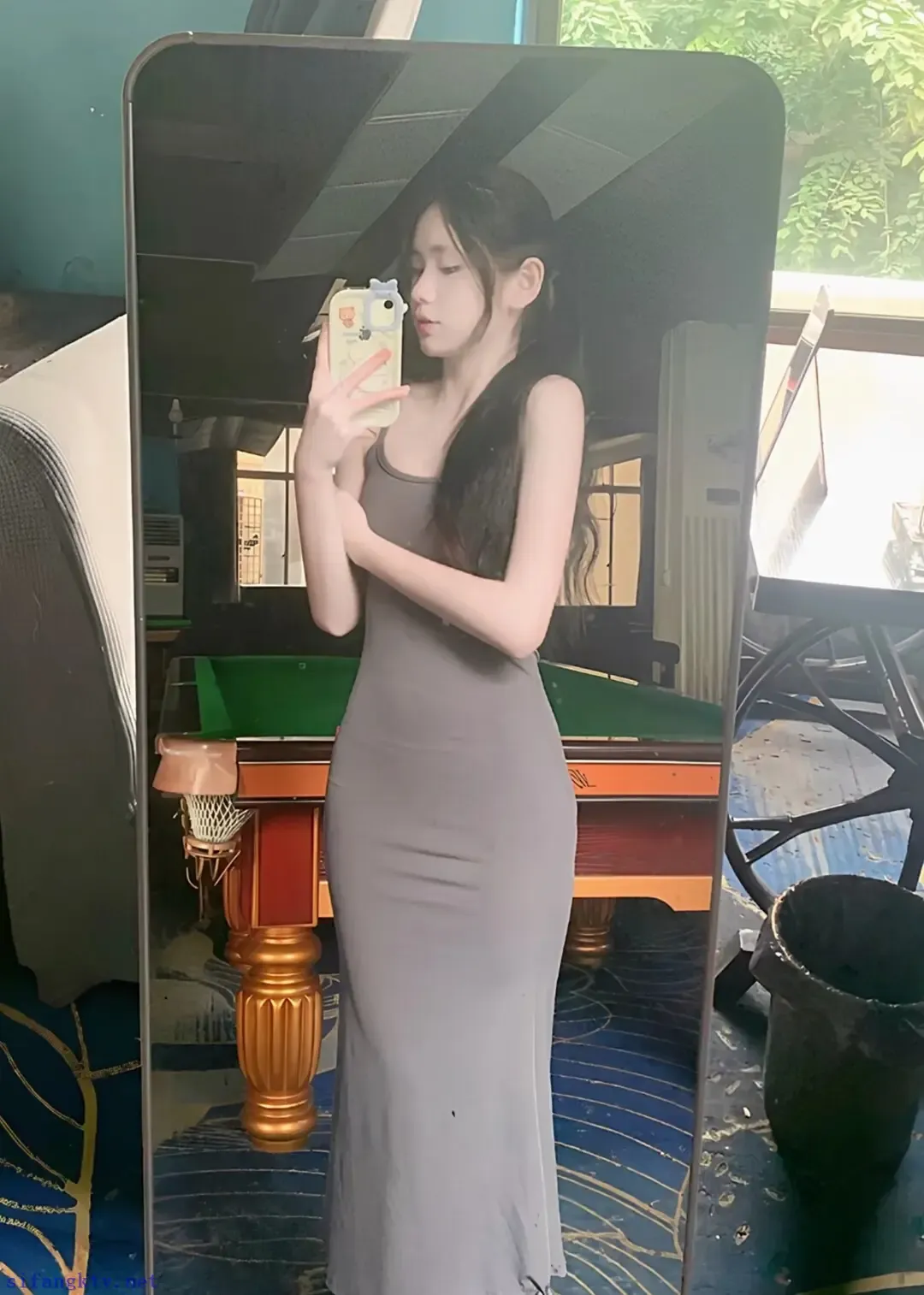 高中音乐老师的细长脚丫 高中音乐老师的细长脚丫