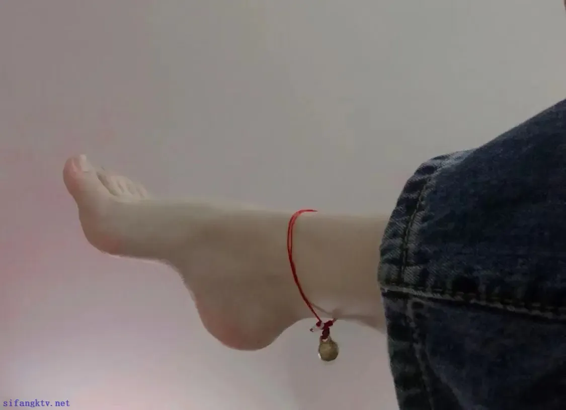 气质清冷小姐姐的小脚丫 气质清冷小姐姐的小脚丫