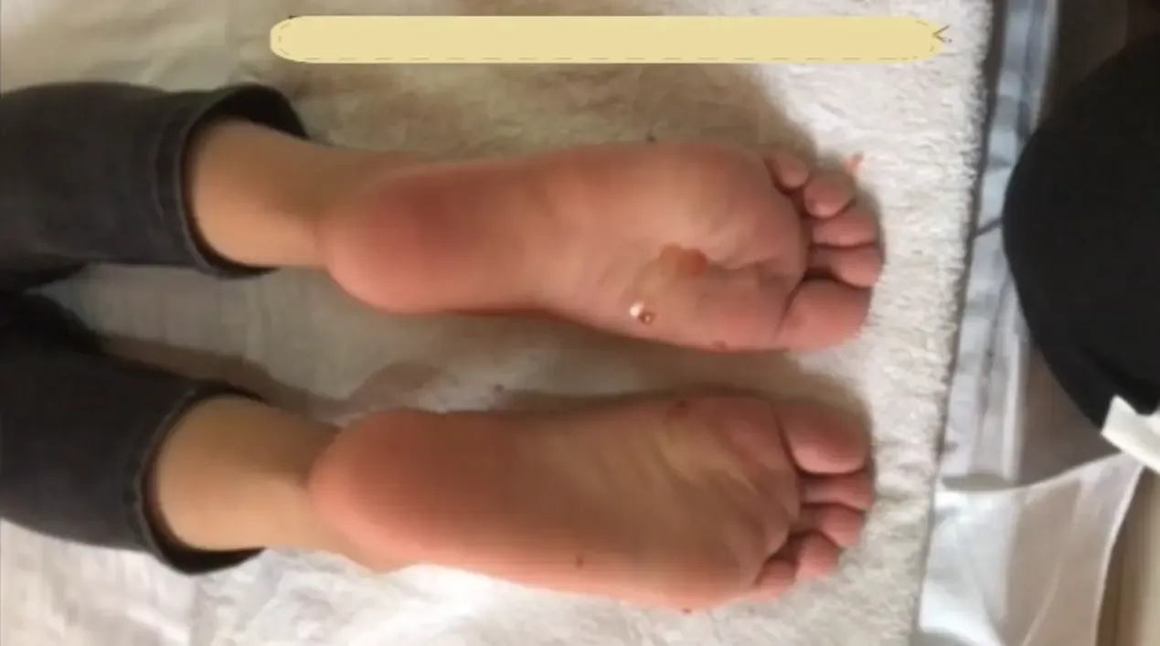 足刑美丽女孩 足刑美丽女孩