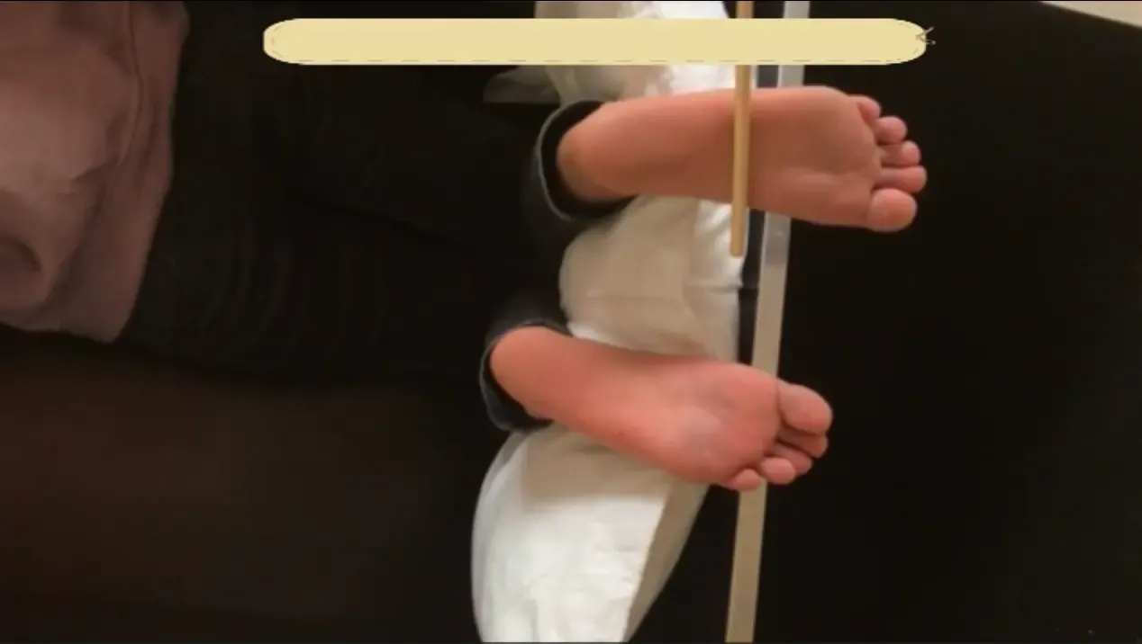 足刑美丽女孩 足刑美丽女孩