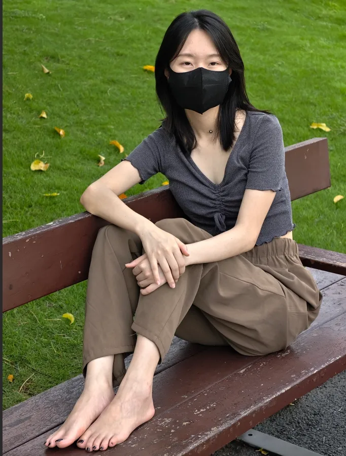 个人摄影-戴口罩的美女约拍美脚 个人摄影-戴口罩的美女约拍美脚