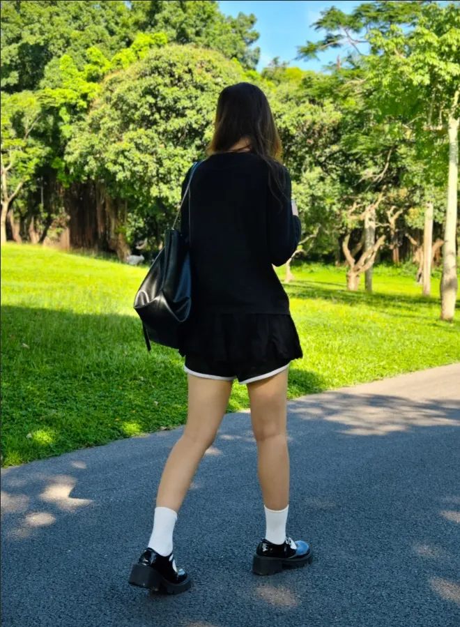 个人摄影-0702约拍黑衣女孩白袜裸足 个人摄影-0702约拍黑衣女孩白袜裸足