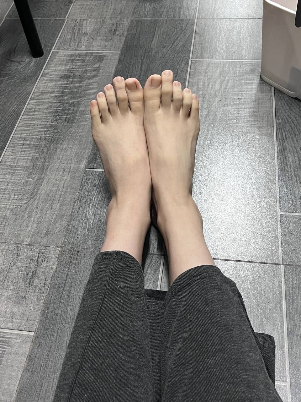 ccp-清秀女大秀足一双白白嫩嫩的玉足真是极品 ccp-清秀女大秀足一双白白嫩嫩的玉足真是极品