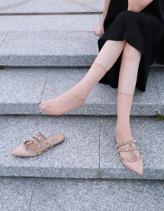 个人摄影-0928攻速鞋室内美脚拍摄 个人摄影-0928攻速鞋室内美脚拍摄