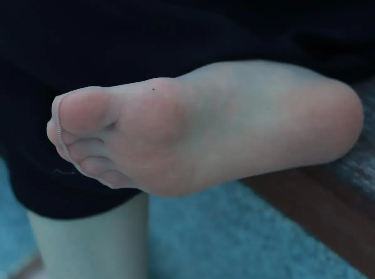 个人摄影-0928攻速鞋室内美脚拍摄 个人摄影-0928攻速鞋室内美脚拍摄