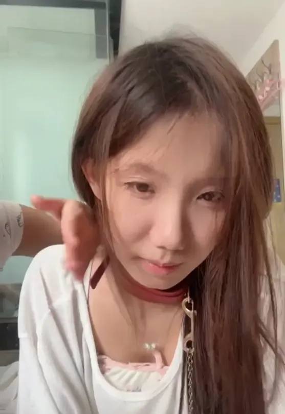 玩物直播-小女奴 玩物直播-小女奴