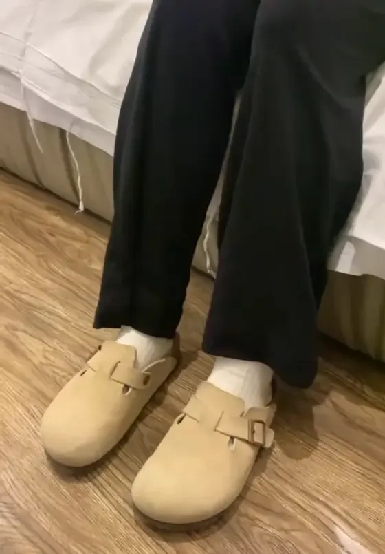 蒙眼踩图钉 蒙眼踩图钉