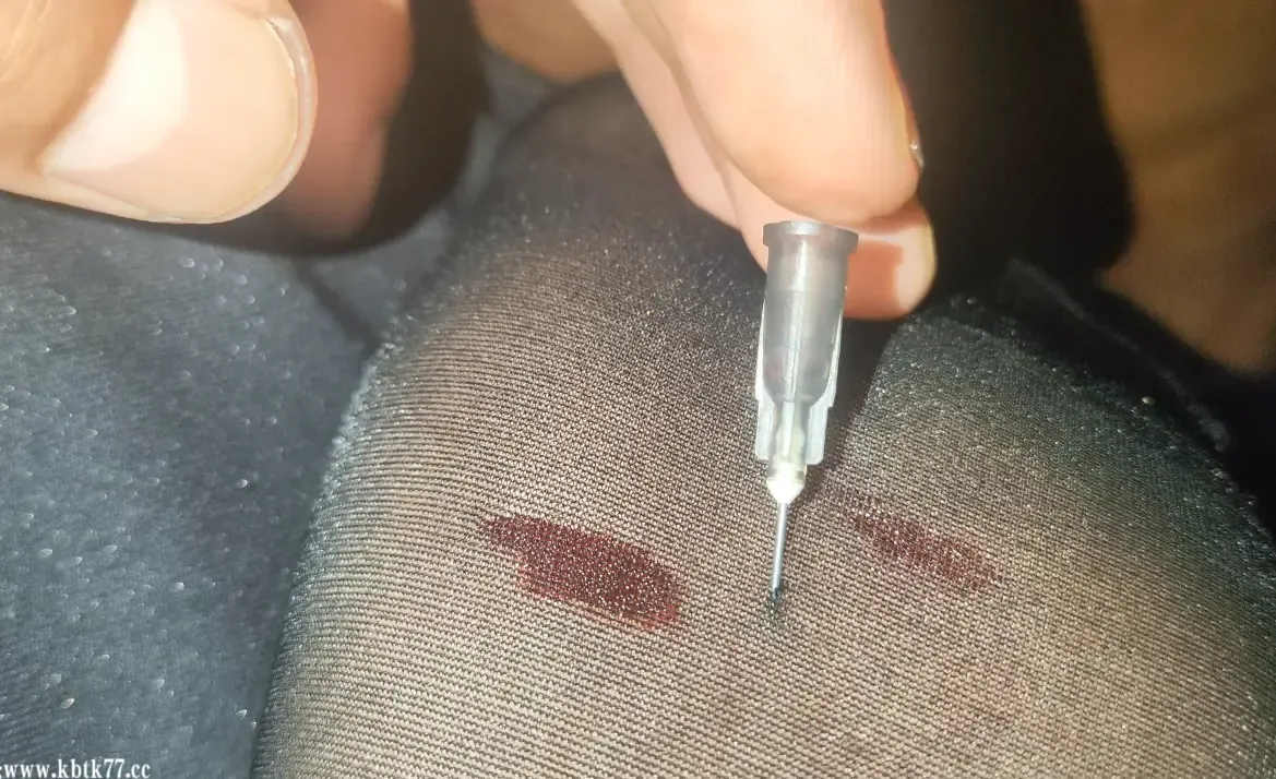 (稀有资源)针刺黑丝脚 (稀有资源)针刺黑丝脚