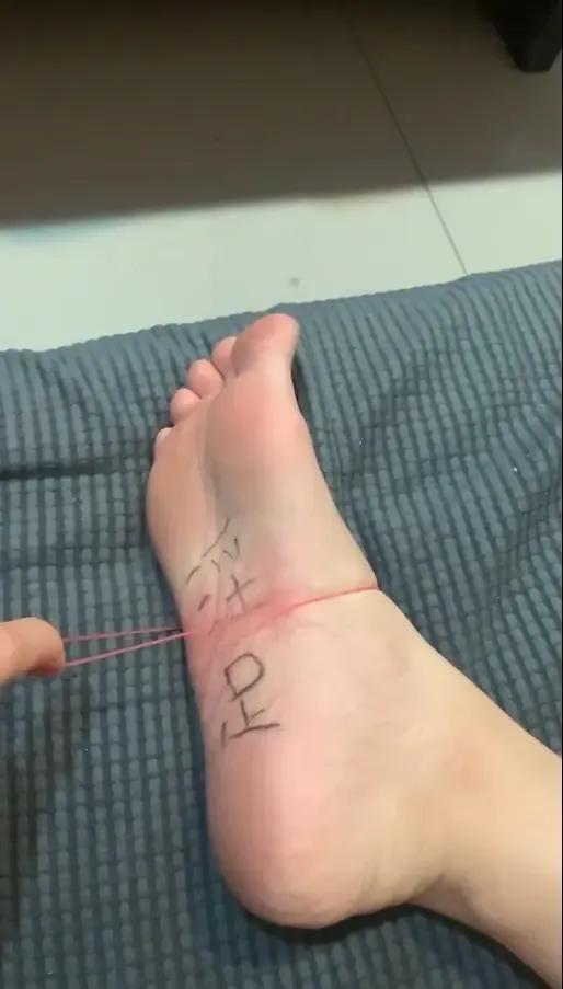 nv系列-真实开发脚nu系列之人妻业务员 nv系列-真实开发脚nu系列之人妻业务员