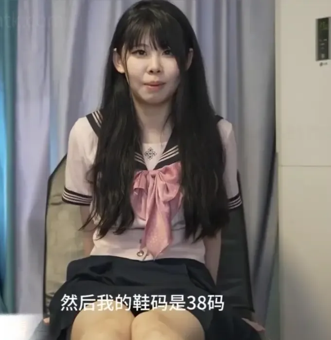 推特大王 极品JK萝,笑声非常销魂 推特大王 极品JK萝,笑声非常销魂