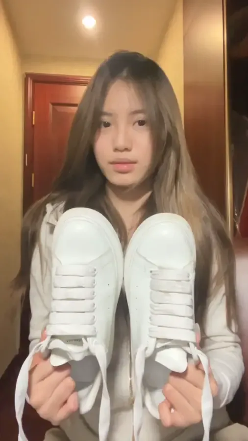 清余静-沉淀一周拿下同校学妹反差一面 穿着我给你买的丝袜的时候 你男朋友知道吗 爱了 清余静-沉淀一周拿下同校学妹反差一面 穿着我给你买的丝袜的时候 你男朋友知道吗 爱了