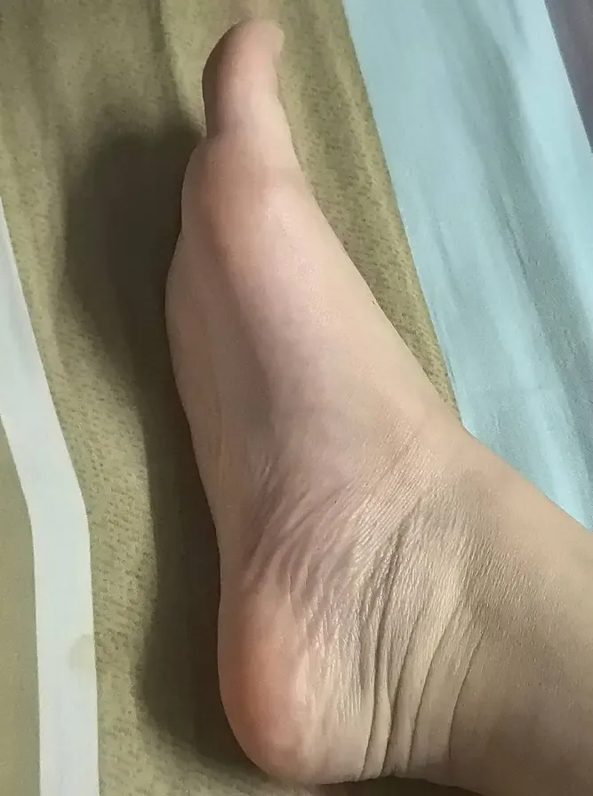 清余静-拿下追星女族第四个闺蜜!!! 穿搭挺潮 不过脚底红边红边 看着也很诱惑人 跟你闺蜜一样骚 清余静-拿下追星女族第四个闺蜜!!! 穿搭挺潮 不过脚底红边红边 看着也很诱惑人 跟你闺蜜一样骚