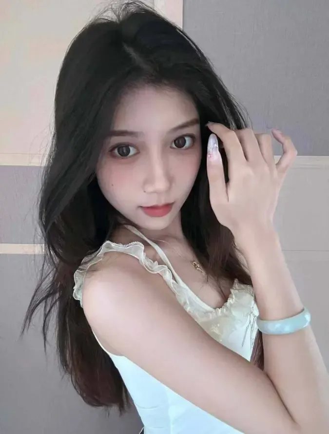 清余静-反差婊能把这种鞋垫穿成这样 清余静-反差婊能把这种鞋垫穿成这样