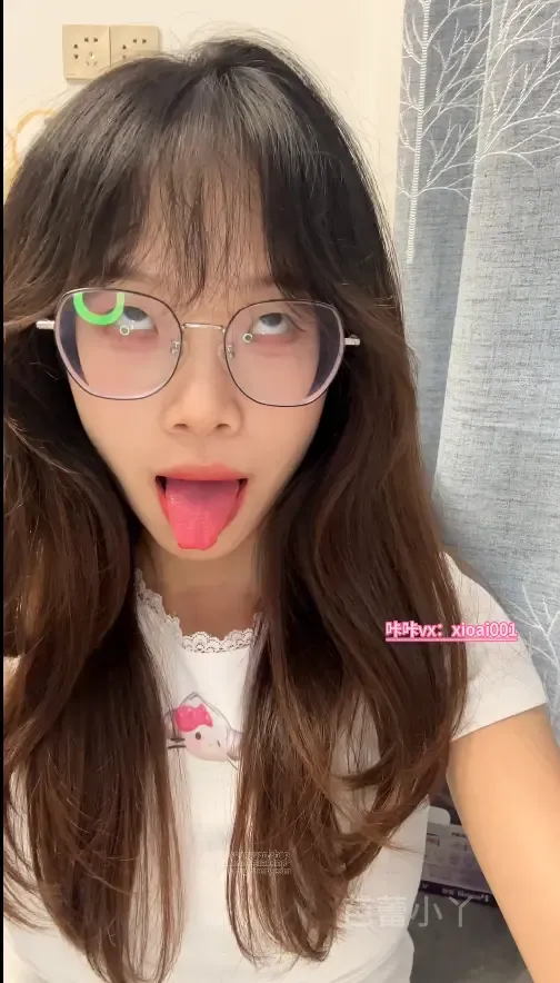 女友咔咔秀足 女友咔咔秀足