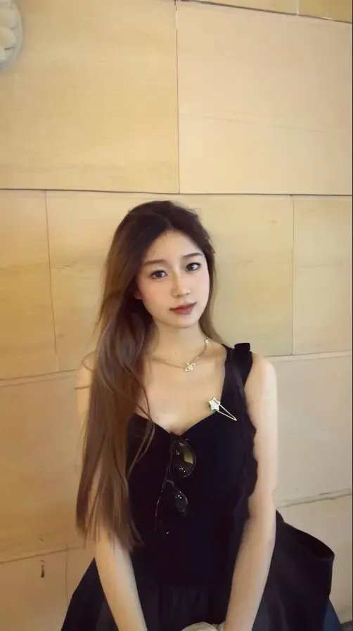 清余静-面相特别好的一个女大学生 清余静-面相特别好的一个女大学生