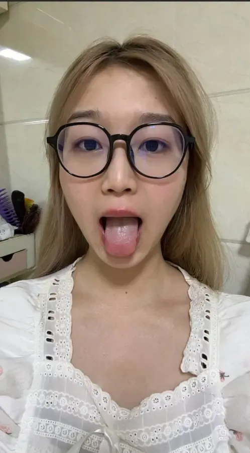 清余静-面相特别好的一个女大学生 清余静-面相特别好的一个女大学生