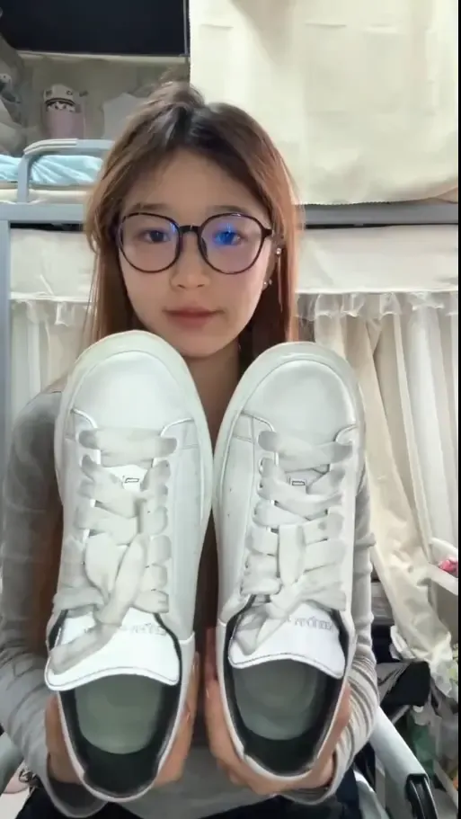 清余静-面相特别好的一个女大学生 清余静-面相特别好的一个女大学生