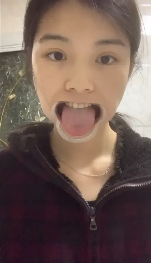 清余静-白月光39码骚长脚趾脚自我介绍+朗诵+展示she头 清余静-白月光39码骚长脚趾脚自我介绍+朗诵+展示she头