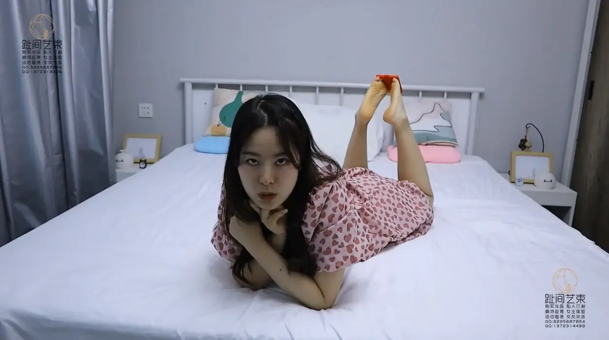 贝儿宿舍脚趾锁 被同事发现玩弄 挠脚挠全身TK 贝儿宿舍脚趾锁 被同事发现玩弄 挠脚挠全身TK