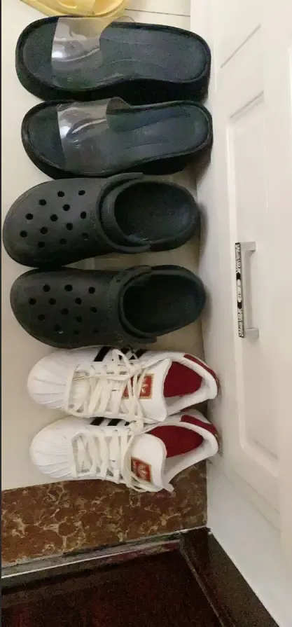 展示美脚+吐she+鞋子鞋垫 展示美脚+吐she+鞋子鞋垫