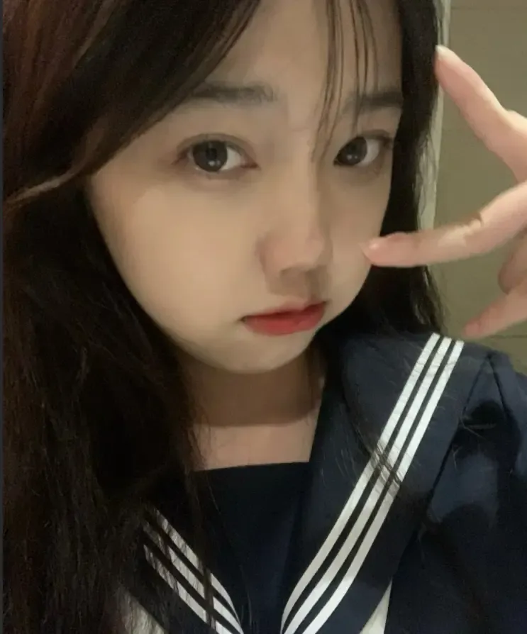 可愛圓臉美女的嫩腳 可愛圓臉美女的嫩腳