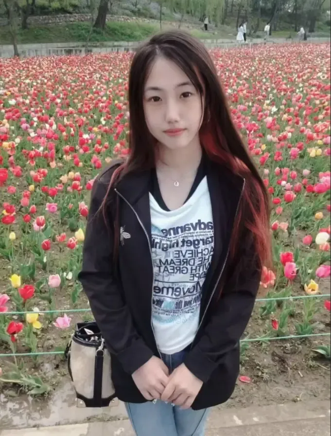 套路俩闺蜜闻白袜子 套路俩闺蜜闻白袜子