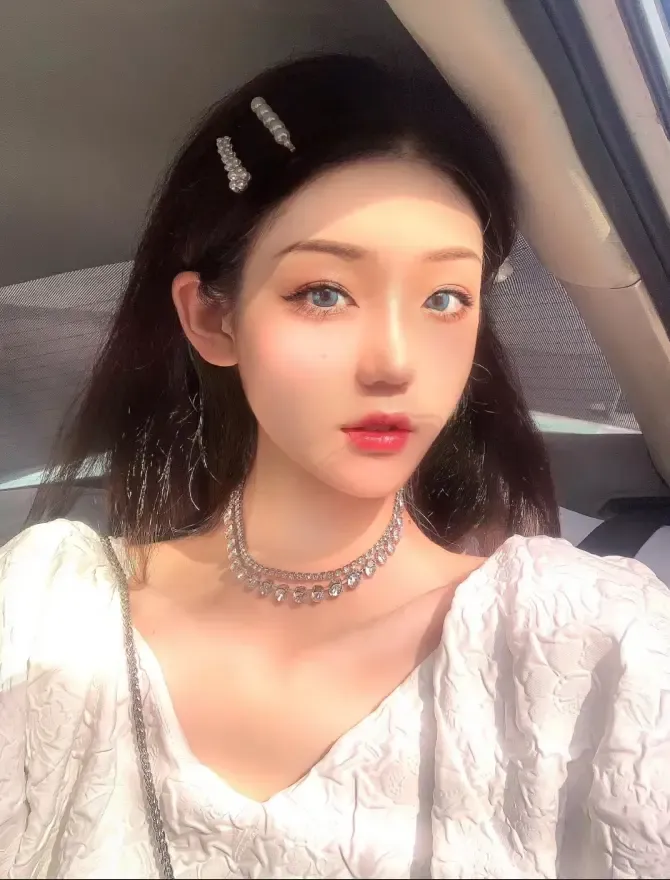 182美女模特和她的纤细美足底 182美女模特和她的纤细美足底