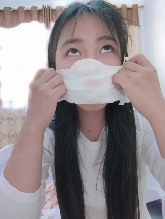 闻自己的鞋子袜子 闻自己的鞋子袜子