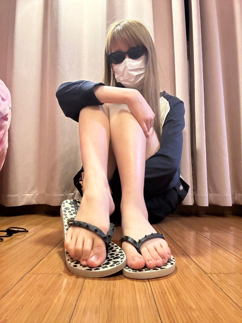 jet-害羞的肉脚女大小年 jet-害羞的肉脚女大小年