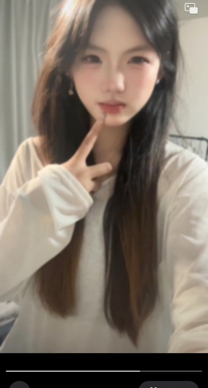 卡卡-女大跪着秀黑丝脚 卡卡-女大跪着秀黑丝脚