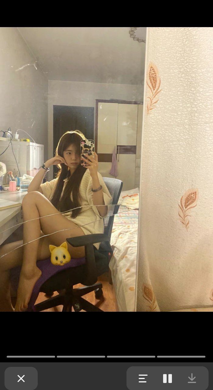 卡卡-各种秀脚 卡卡-各种秀脚