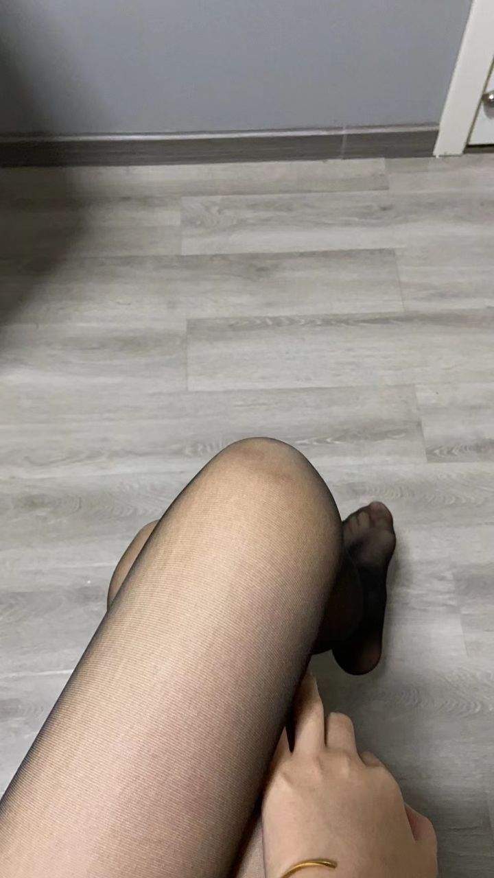 卡卡-黑丝踩屏秀脚 主播 卡卡-黑丝踩屏秀脚 主播